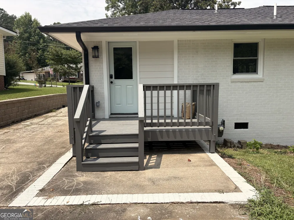 237 S Myrtle ST Winder, GA 30680