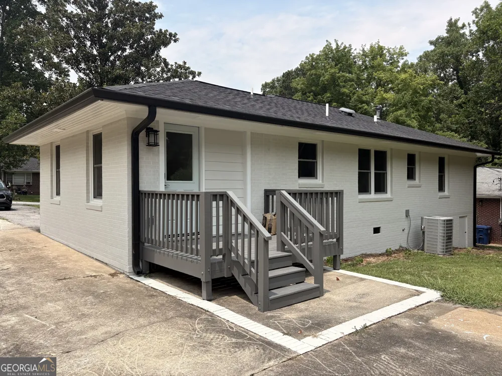 237 S Myrtle ST Winder, GA 30680