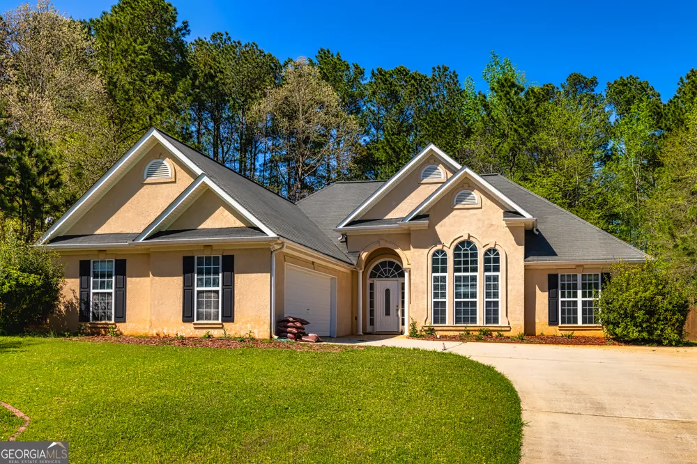 230 Hidden Brook TRL Fayetteville, GA 30215