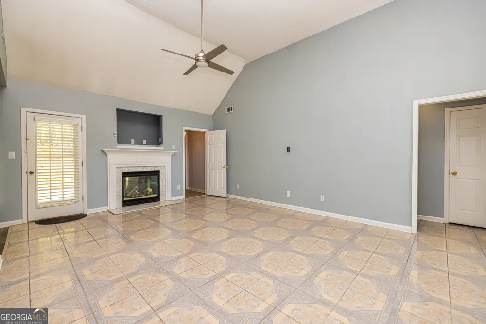 230 Hidden Brook TRL Fayetteville, GA 30215