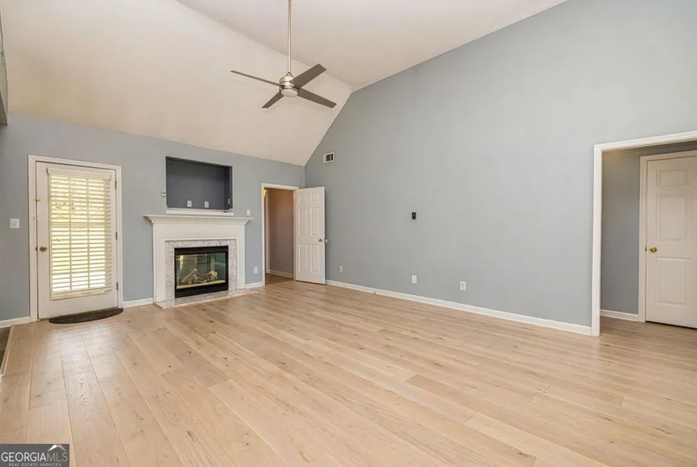 230 Hidden Brook TRL Fayetteville, GA 30215