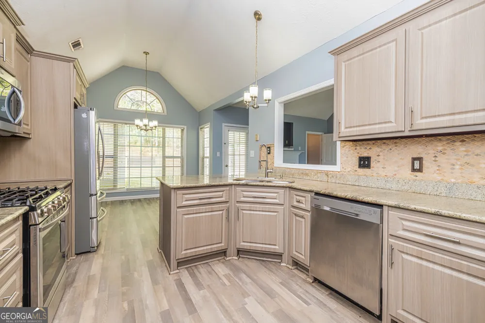 230 Hidden Brook TRL Fayetteville, GA 30215