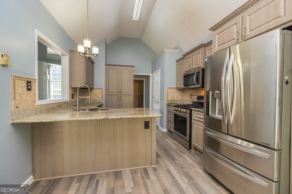 230 Hidden Brook TRL Fayetteville, GA 30215