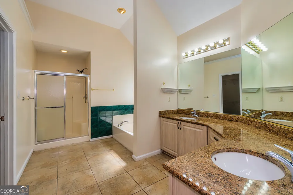 230 Hidden Brook TRL Fayetteville, GA 30215