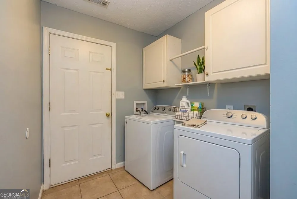 230 Hidden Brook TRL Fayetteville, GA 30215