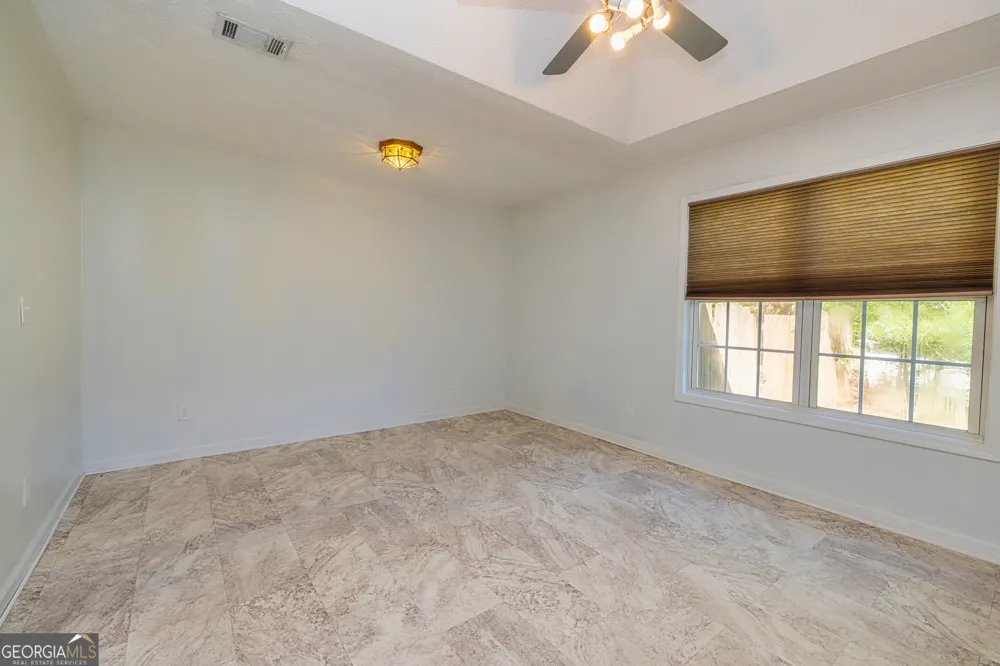 230 Hidden Brook TRL Fayetteville, GA 30215