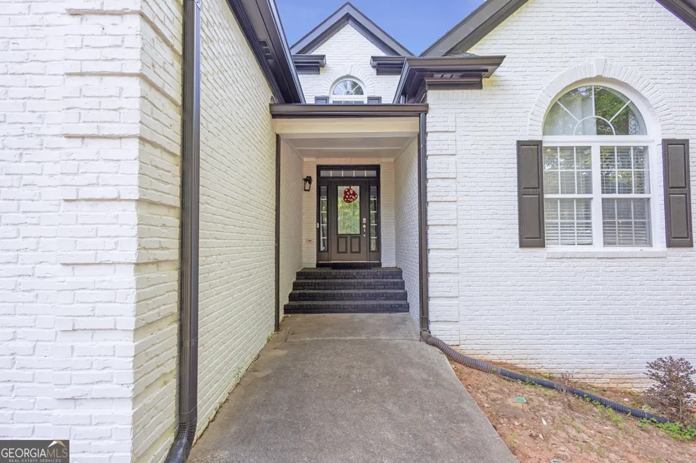 151 Dumar LN Hoschton, GA 30548