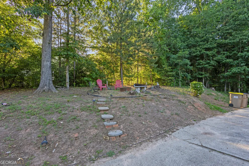 151 Dumar LN Hoschton, GA 30548