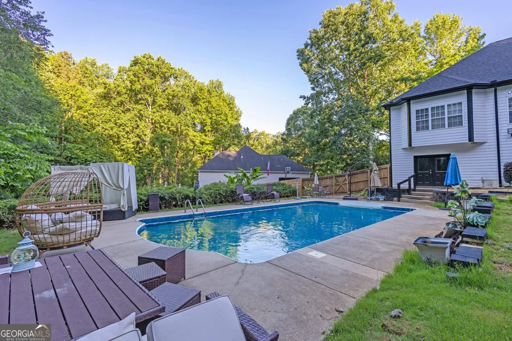 151 Dumar LN Hoschton, GA 30548
