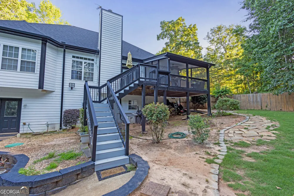 151 Dumar LN Hoschton, GA 30548