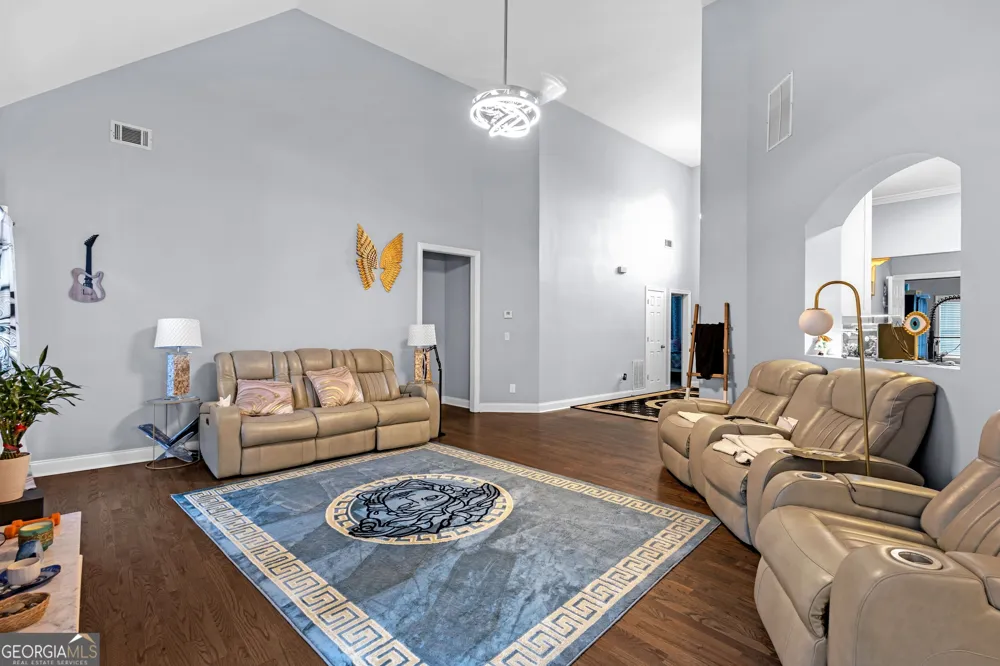 151 Dumar LN Hoschton, GA 30548