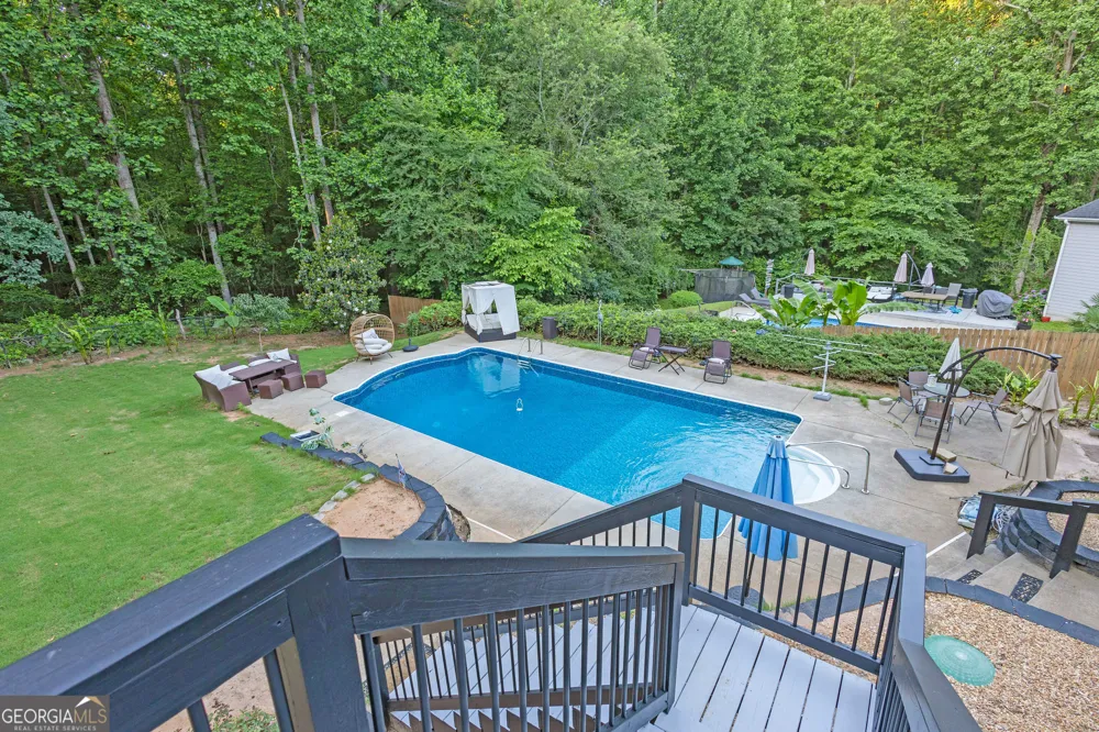 151 Dumar LN Hoschton, GA 30548