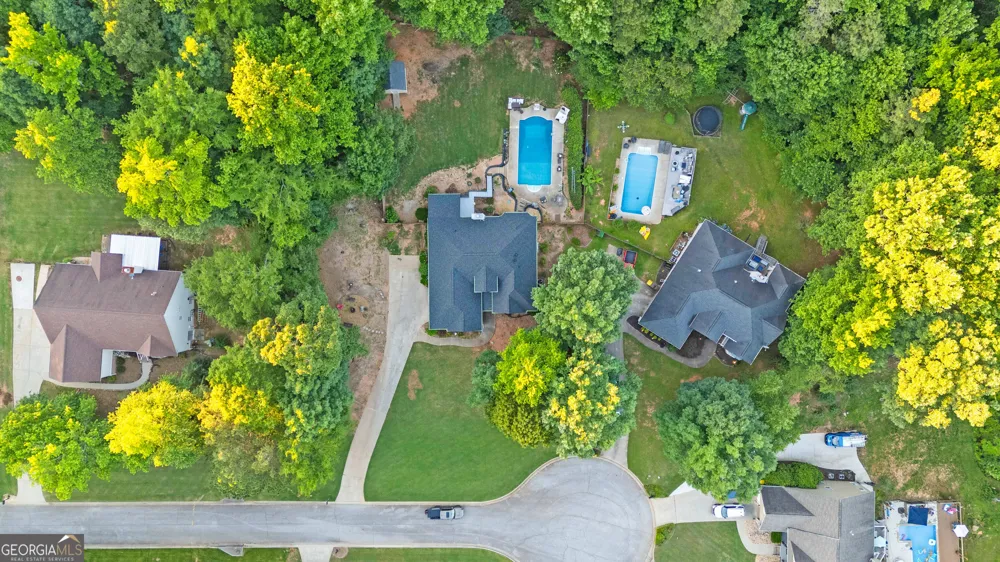 151 Dumar LN Hoschton, GA 30548