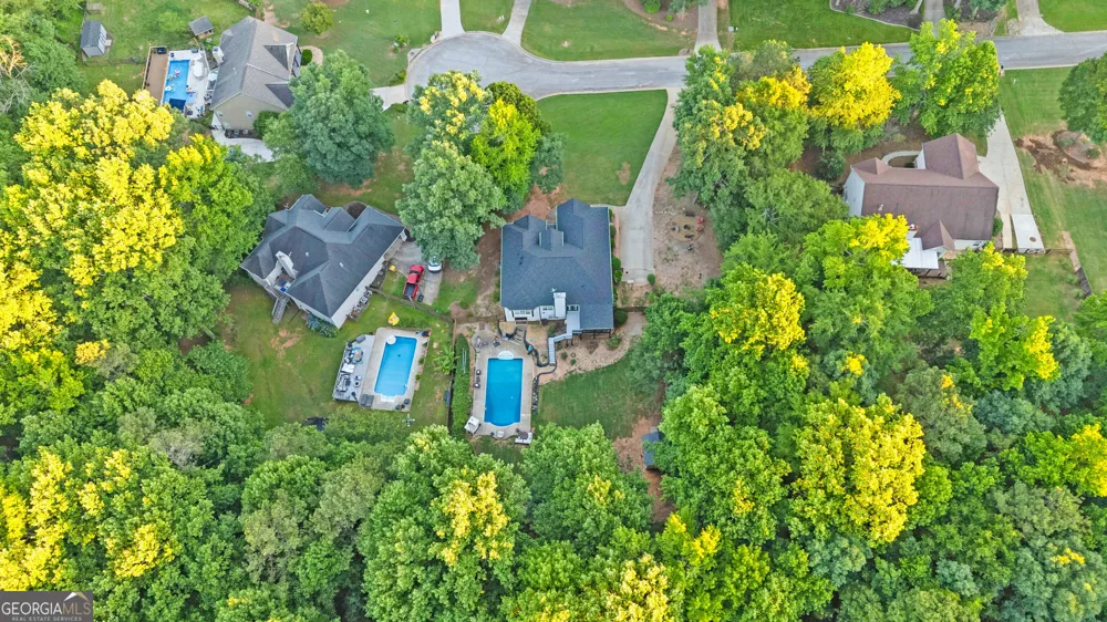 151 Dumar LN Hoschton, GA 30548
