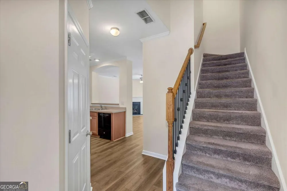 175 Sunset LN Woodstock, GA 30189