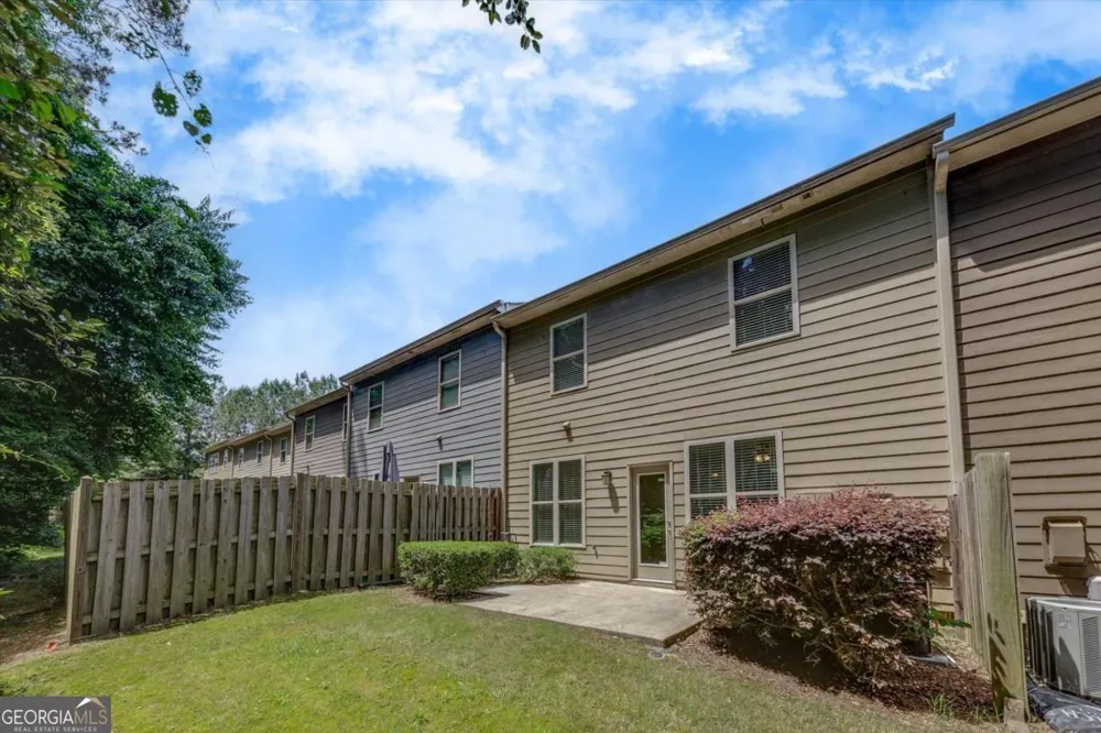 175 Sunset LN Woodstock, GA 30189
