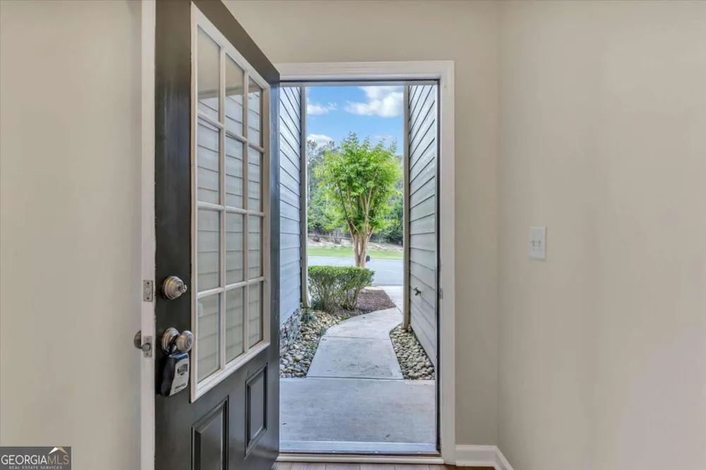 175 Sunset LN Woodstock, GA 30189