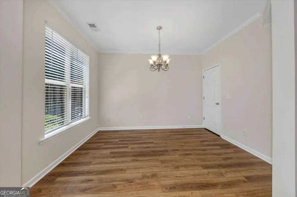 175 Sunset LN Woodstock, GA 30189