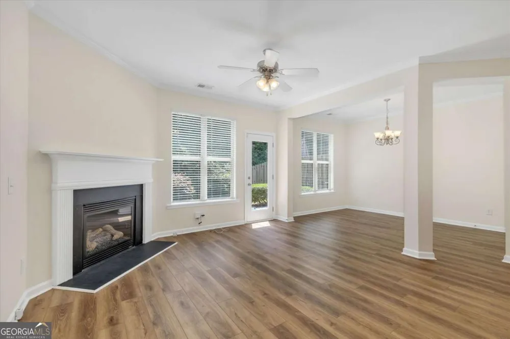 175 Sunset LN Woodstock, GA 30189