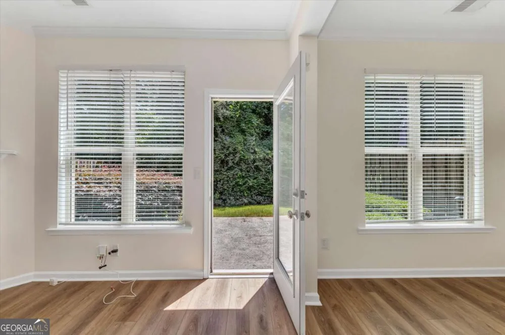 175 Sunset LN Woodstock, GA 30189