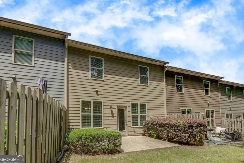 175 Sunset LN Woodstock, GA 30189
