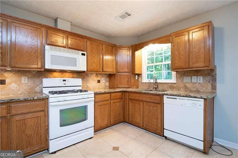 127 Angela LN Dallas, GA 30132