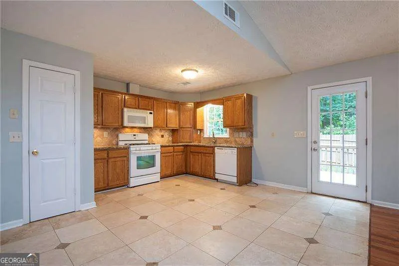 127 Angela LN Dallas, GA 30132