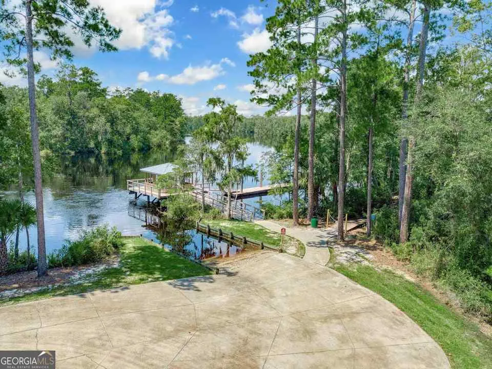 400 Shoreline DR Kingsland, GA 31548
