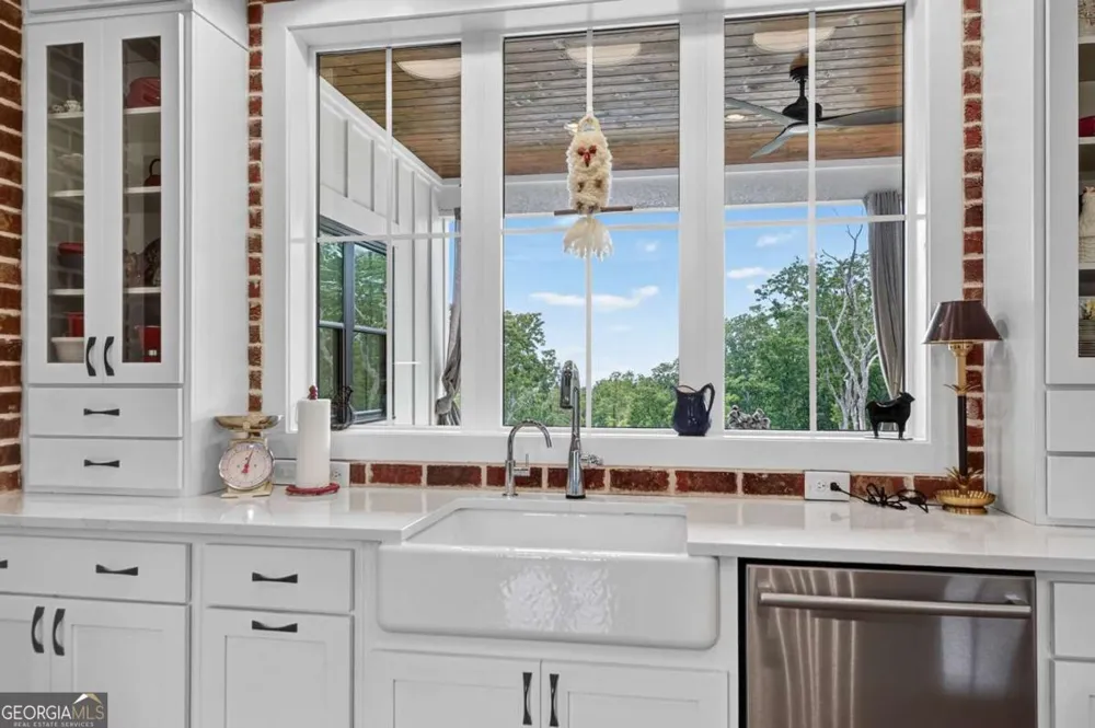 624 High Summit DR Talking Rock, GA 30175