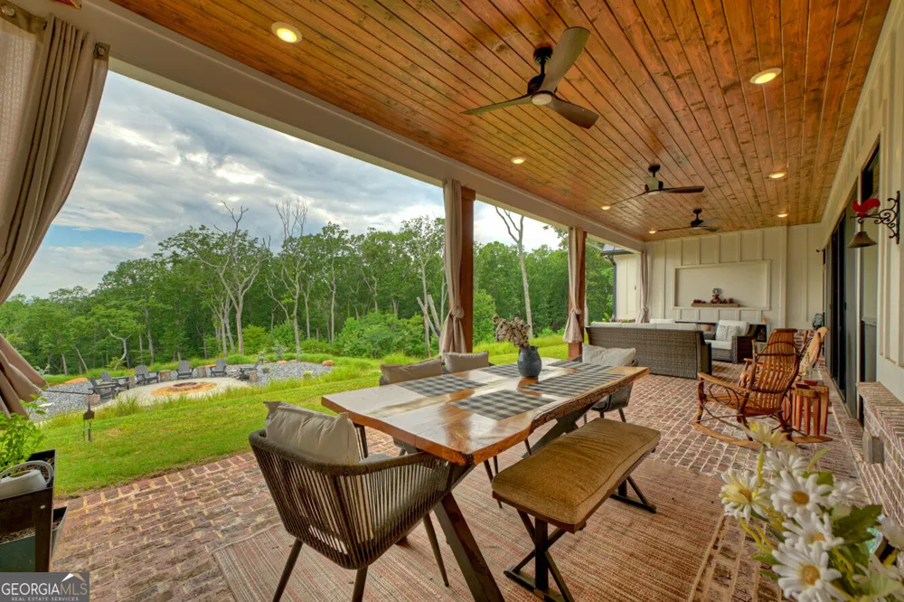 624 High Summit DR Talking Rock, GA 30175