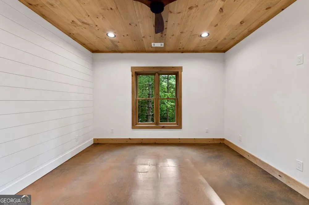 144 Highlands Gap Mineral Bluff, GA 30559