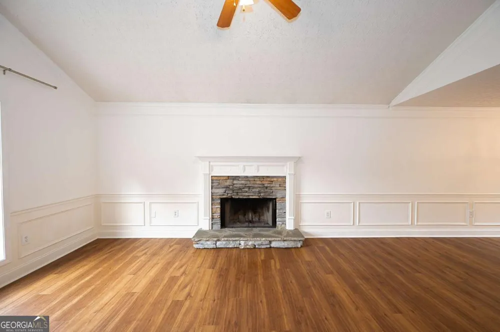 6532 Sundial AVE Flowery Branch, GA 30542