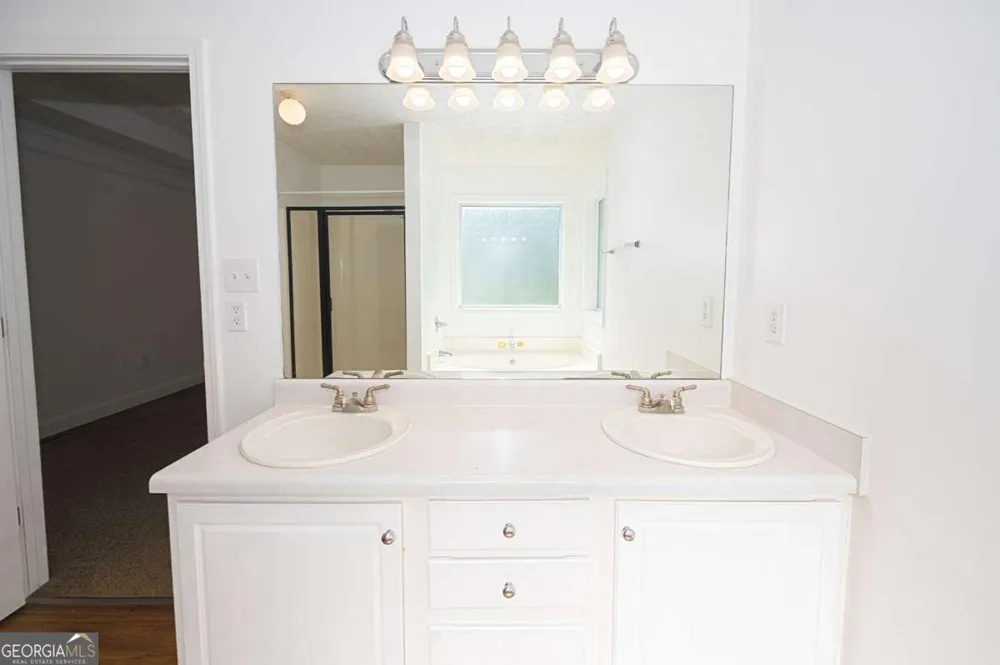 6532 Sundial AVE Flowery Branch, GA 30542
