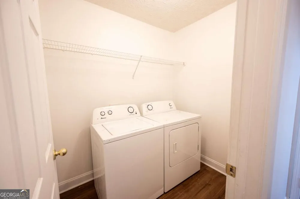 6532 Sundial AVE Flowery Branch, GA 30542