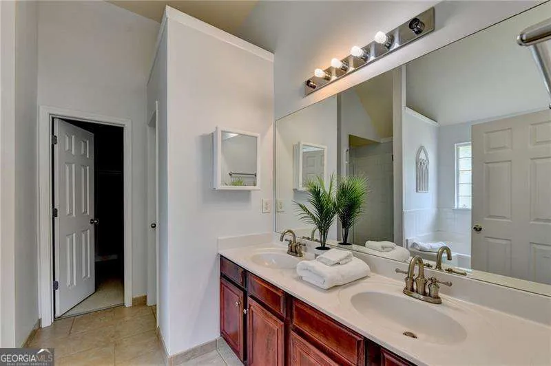220 Nichols DR Suwanee, GA 30024