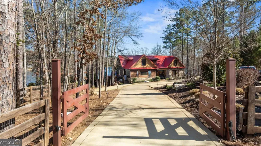 125 Rock Island LN Eatonton, GA 31024