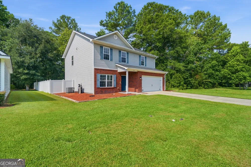 1277 Peacock TRL Hinesville, GA 31313