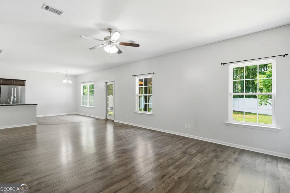 1277 Peacock TRL Hinesville, GA 31313