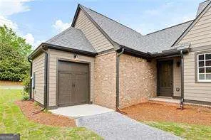 1818 Maple ST Carrollton, GA 30117