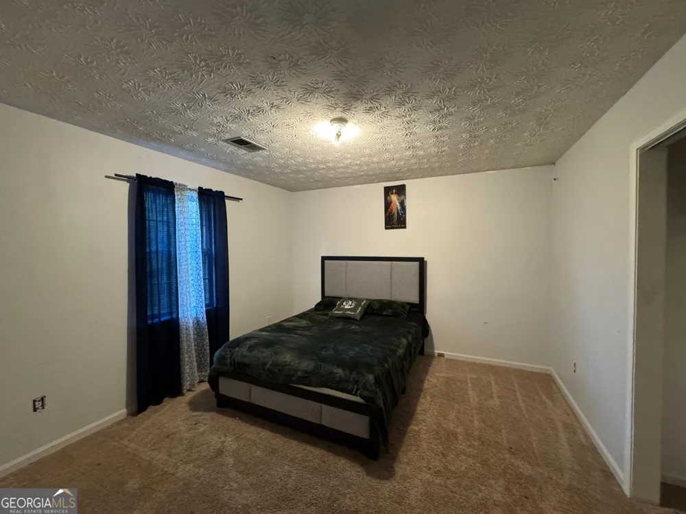 760 Kings Crest CT Fairburn, GA 30213