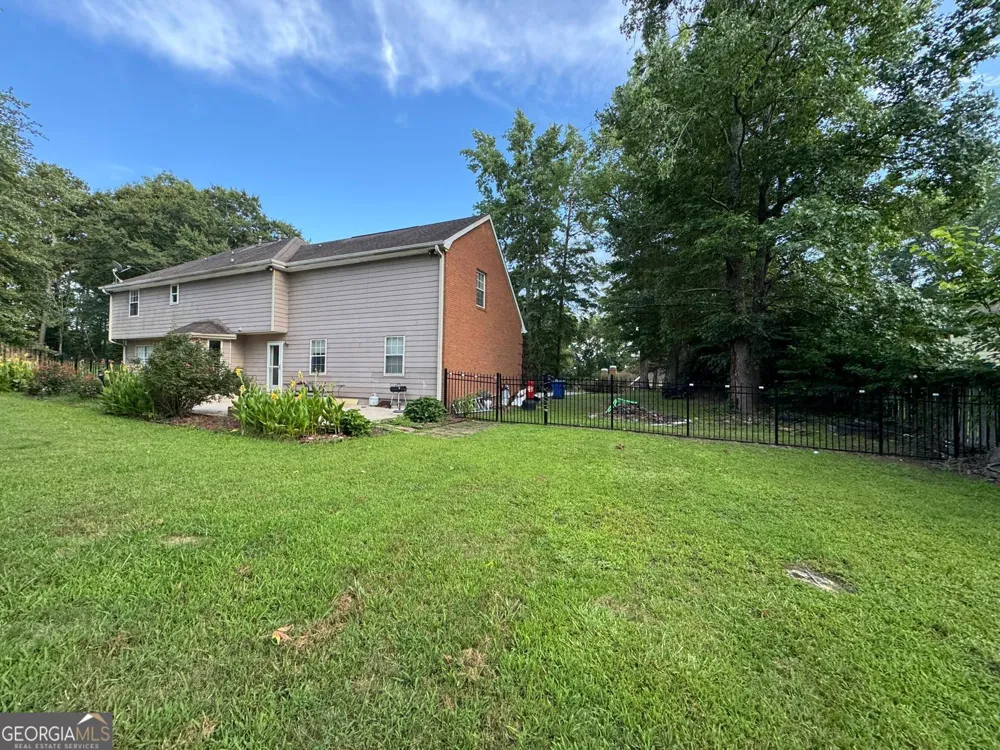 760 Kings Crest CT Fairburn, GA 30213