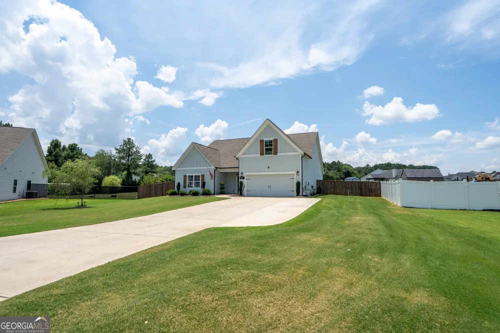 407 Glenn TRL Winder, GA 30680