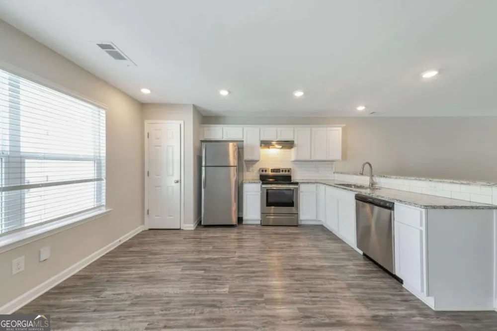 4431 Pinscher ST Union City, GA 30291