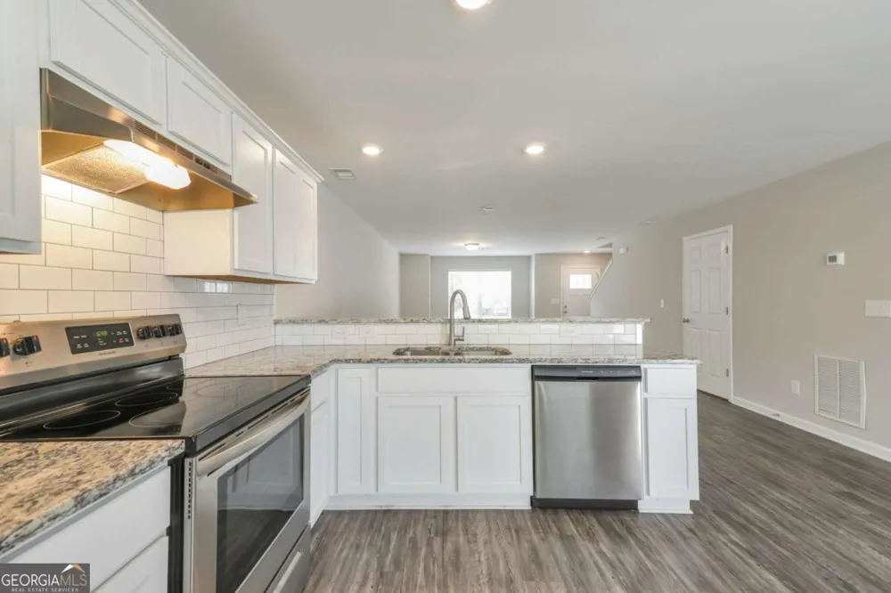 4431 Pinscher ST Union City, GA 30291