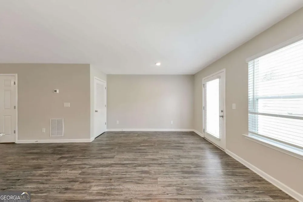 4431 Pinscher ST Union City, GA 30291