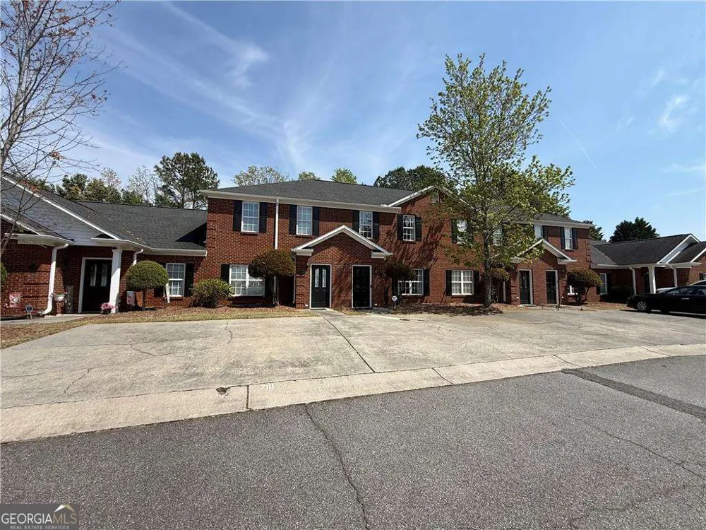 716 Manor WAY Cartersville, GA 30120