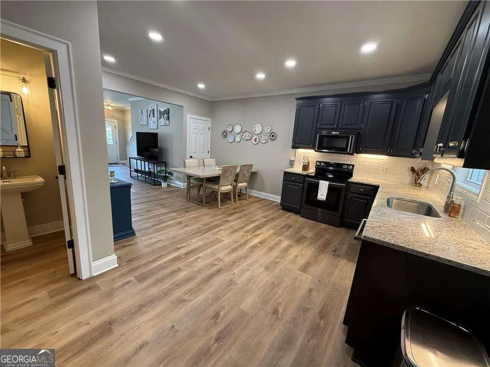 716 Manor WAY Cartersville, GA 30120