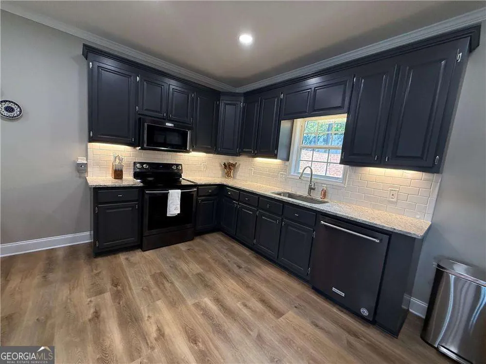 716 Manor WAY Cartersville, GA 30120
