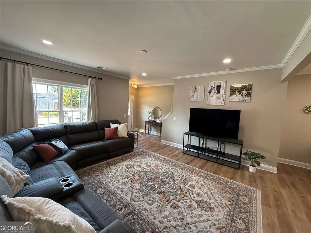 716 Manor WAY Cartersville, GA 30120