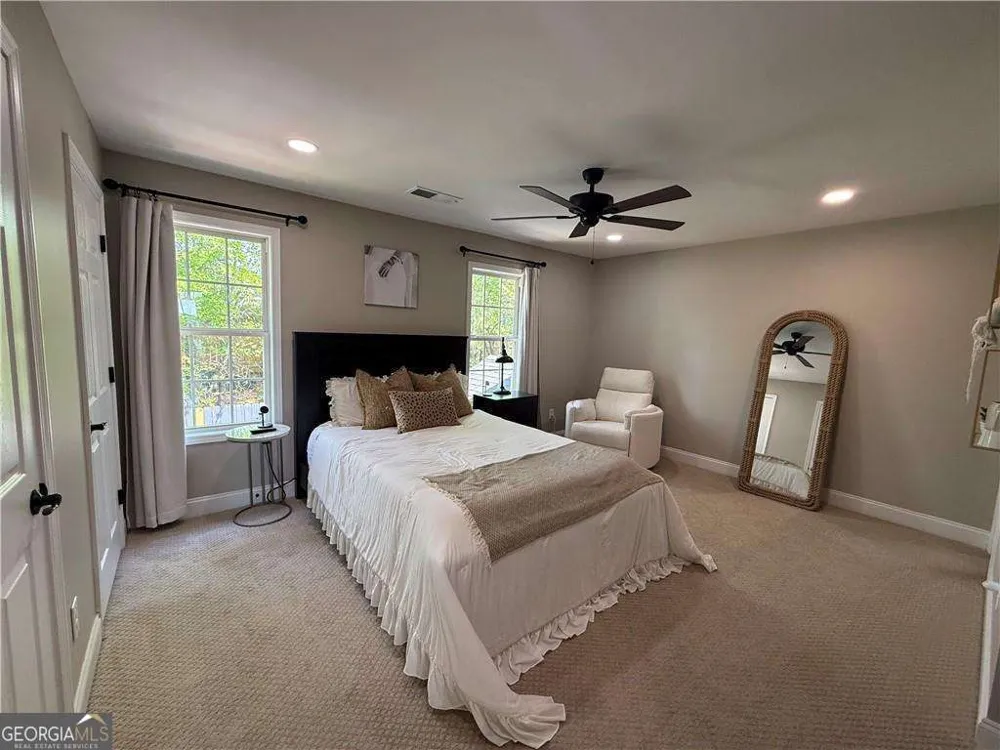 716 Manor WAY Cartersville, GA 30120